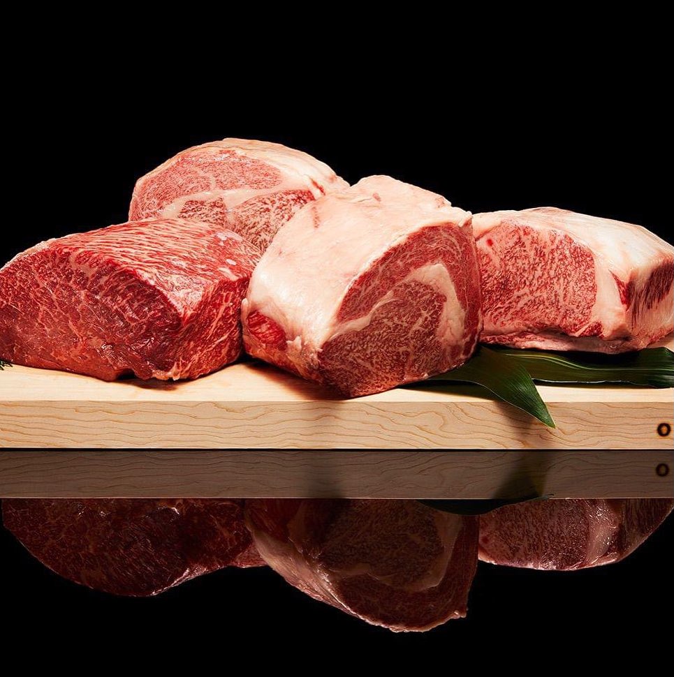 並べられた牛肉